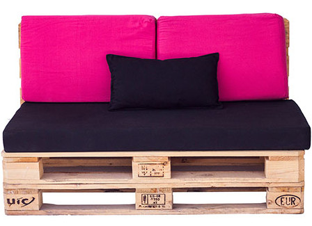 Sofá de interior fabricado con palets de madera