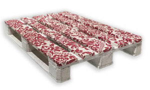 Palet decorativo con flores